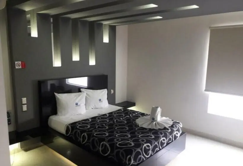 اتاق لوکس, Auto Hotel Mediterráneo