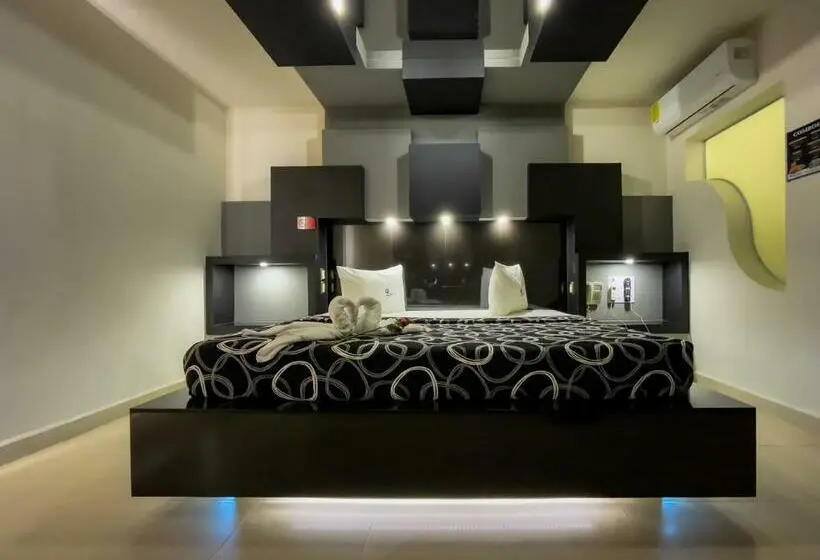اتاق لوکس, Auto Hotel Mediterráneo