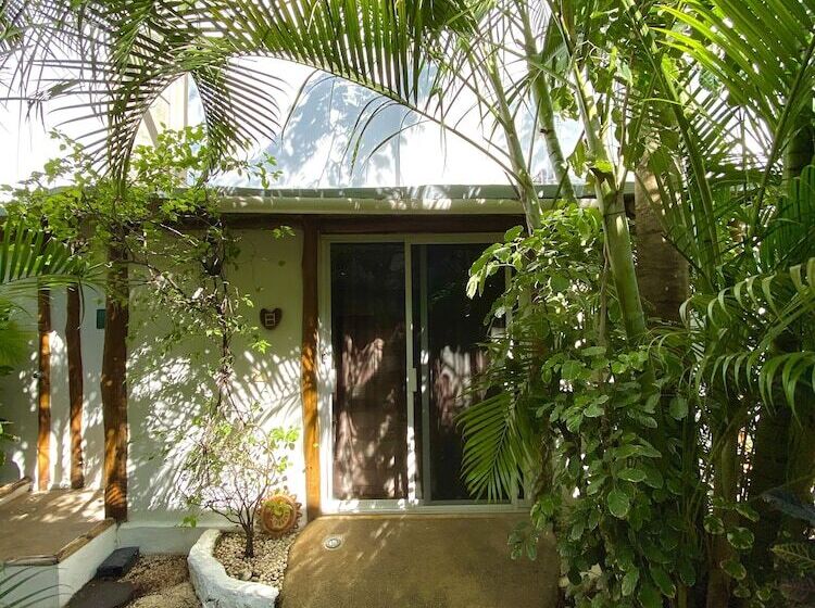 بانگلوی لوکس, Pacha Tulum