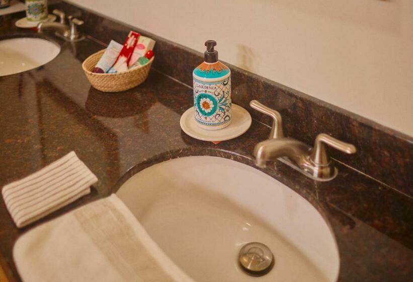 מיטת קינג בסוויטה, Quinta Estrella