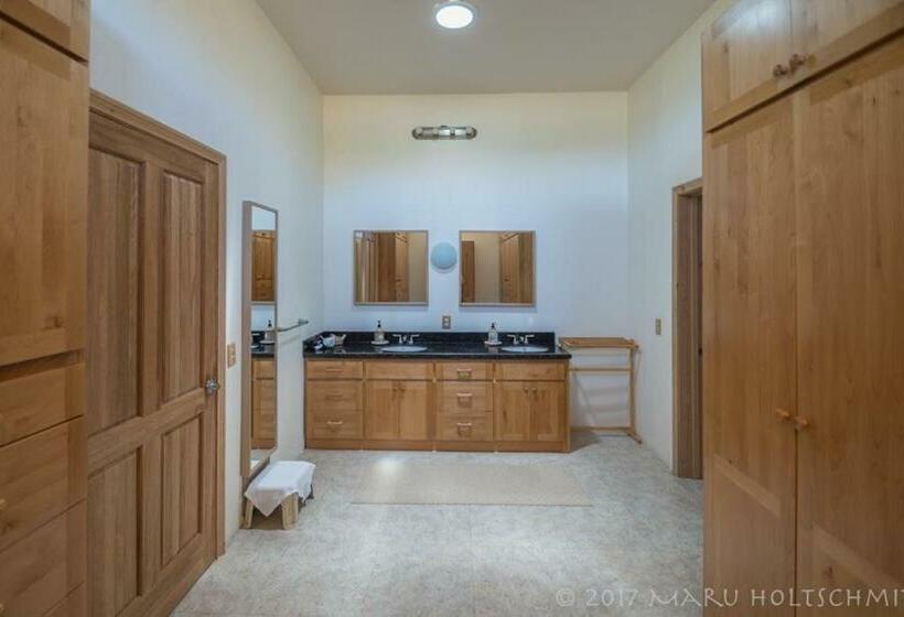 מיטת קינג בסוויטה, Quinta Estrella