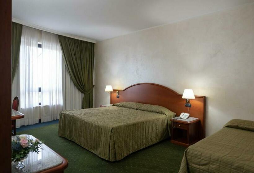 غرفة قياسية ثلاثية, Edra Palace Hotel & Ristorante