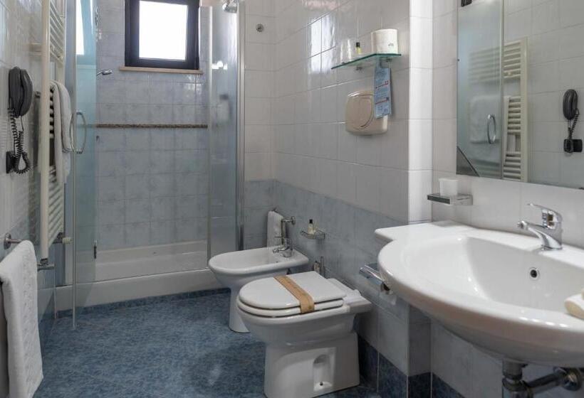 جناح جونيور, Edra Palace Hotel & Ristorante