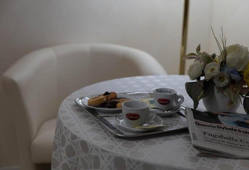 جناح جونيور, Edra Palace Hotel & Ristorante