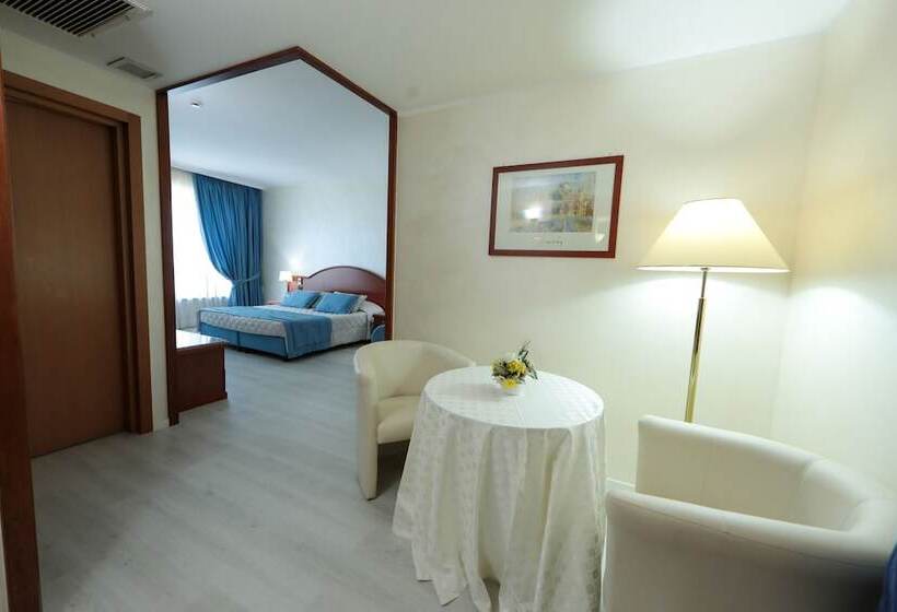 Полулюкс, Edra Palace Hotel & Ristorante