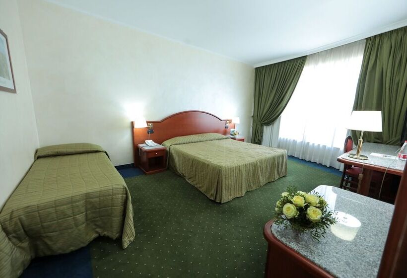 غرفة قياسية ثلاثية, Edra Palace Hotel & Ristorante