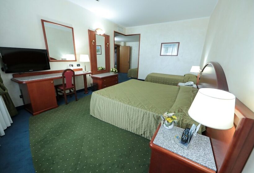 غرفة قياسية ثلاثية, Edra Palace Hotel & Ristorante