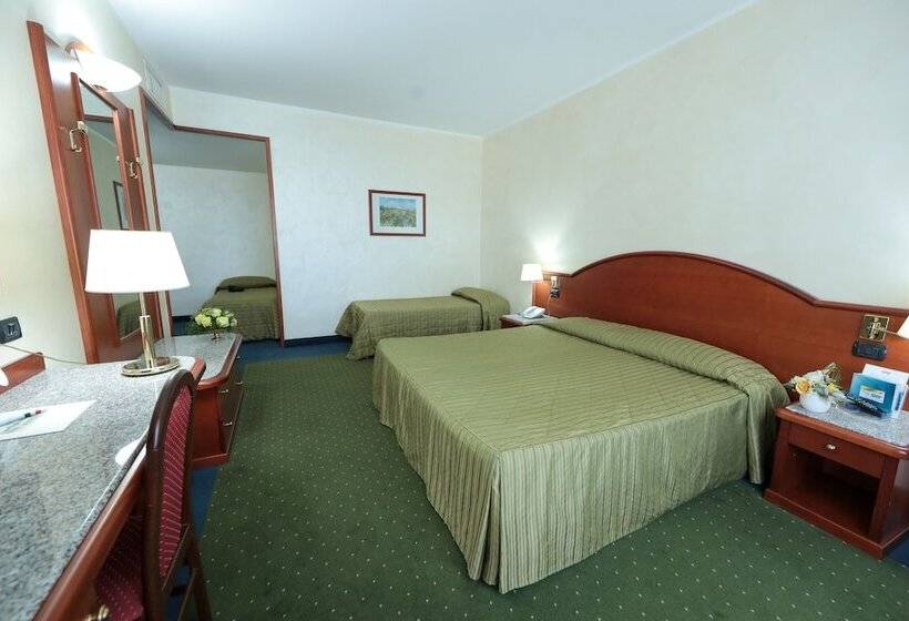 غرفة قياسية ثلاثية, Edra Palace Hotel & Ristorante