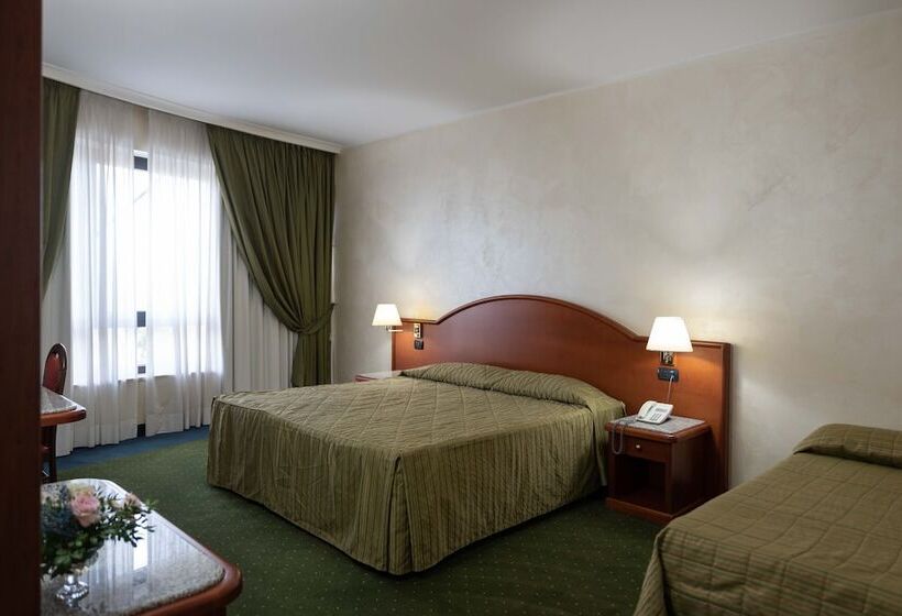 غرفة قياسية ثلاثية, Edra Palace Hotel & Ristorante