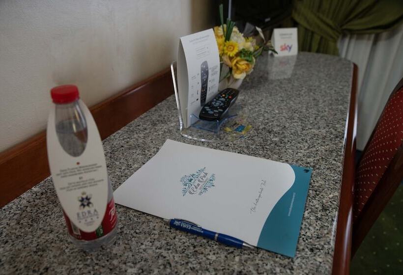 غرفة قياسية ثلاثية, Edra Palace Hotel & Ristorante
