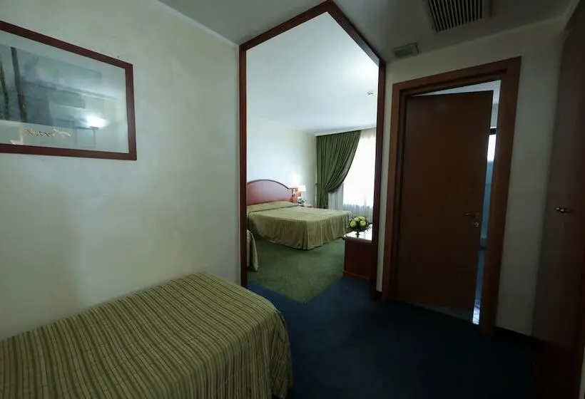 スタンダード４人部屋, Edra Palace Hotel & Ristorante