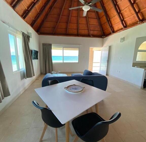 经济房, Caleta Tankah