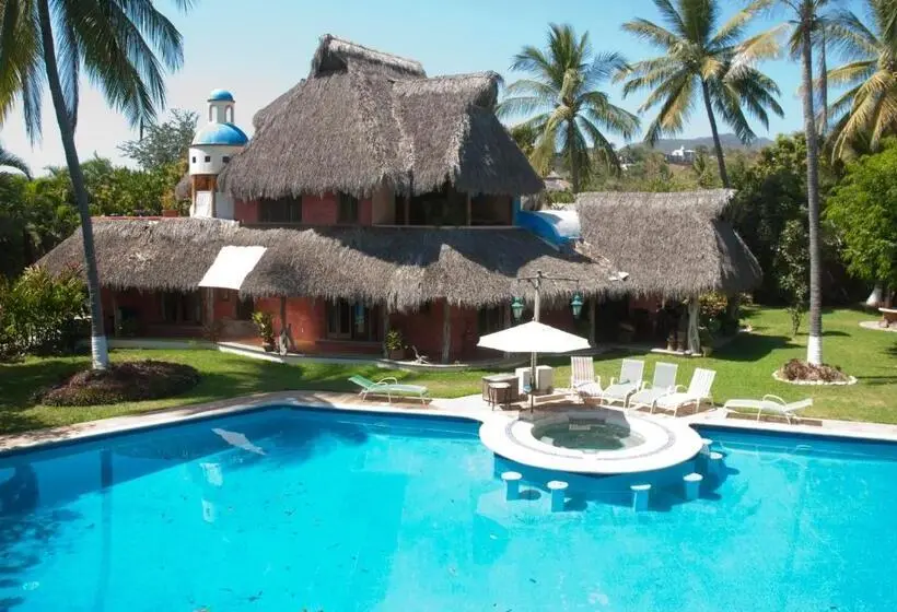 プールビューのスタンダードクアドラプルルーム, Casa Villa Magnolia