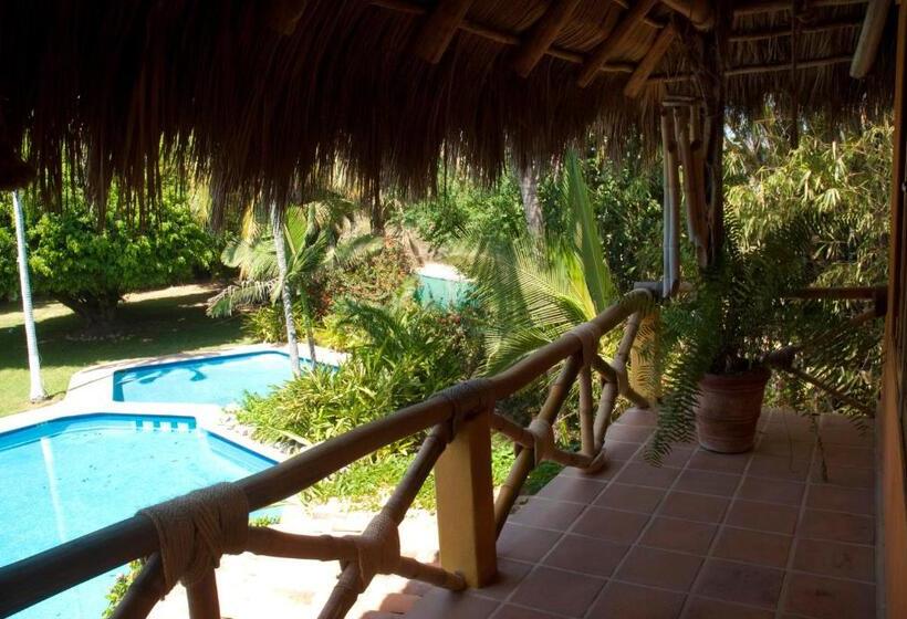 스탠다드 쿼드러플룸, 수영장 전망, Casa Villa Magnolia