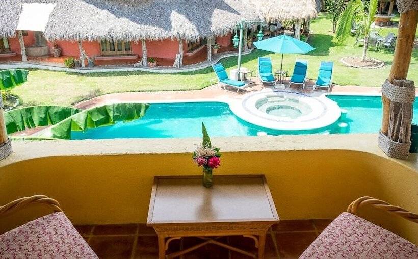 스탠다드 쿼드러플룸, 수영장 전망, Casa Villa Magnolia