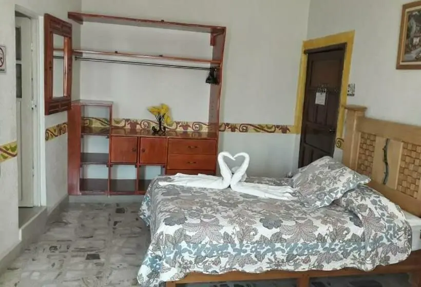 Quarto Standard 2 Camas Casal, Colonial
