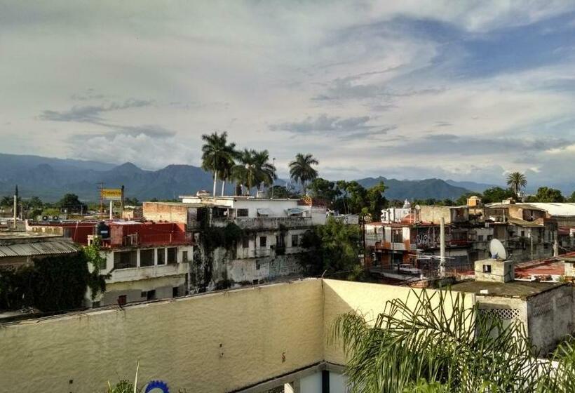 חדר דלוקס עם מיטת קינג, Colonial