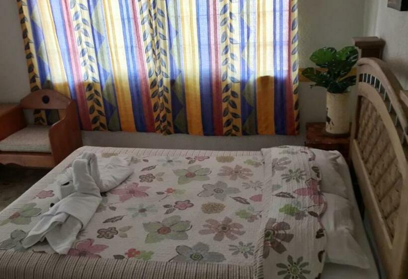 חדר דלוקס, Colonial