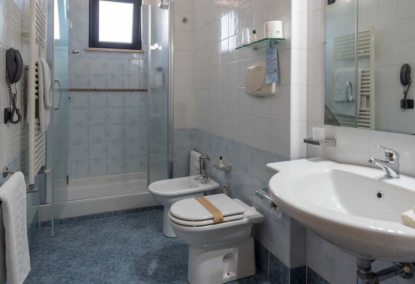 جناح جونيور, Edra Palace Hotel & Ristorante