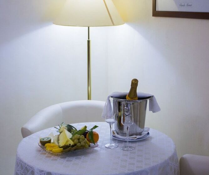 Полулюкс, Edra Palace Hotel & Ristorante
