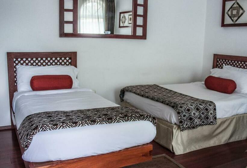 스탠다드 트리플 룸, Esmeralda