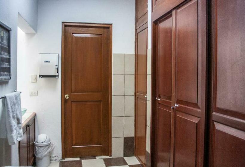 스탠다드 트리플 룸, Esmeralda