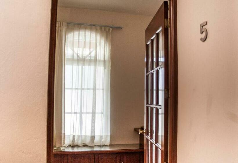 컴포트 룸, Esmeralda