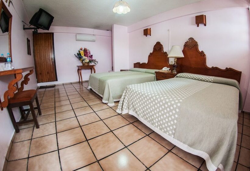 غرفة قياسية ثلاثية, Michelle