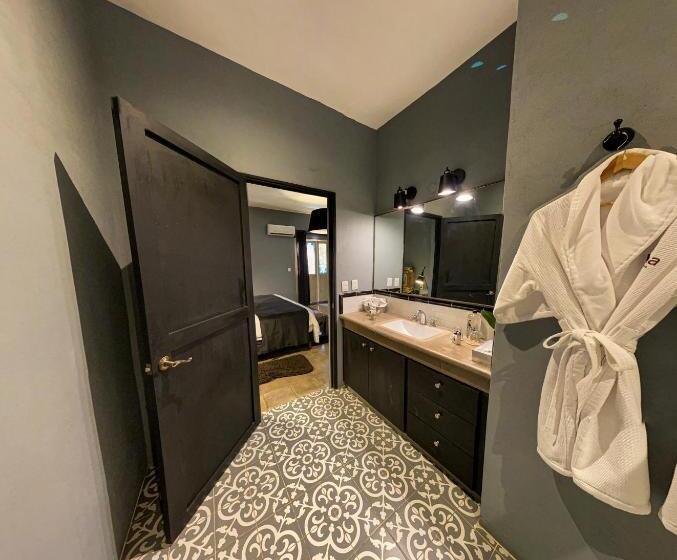 带大床的套房, Nena Centro