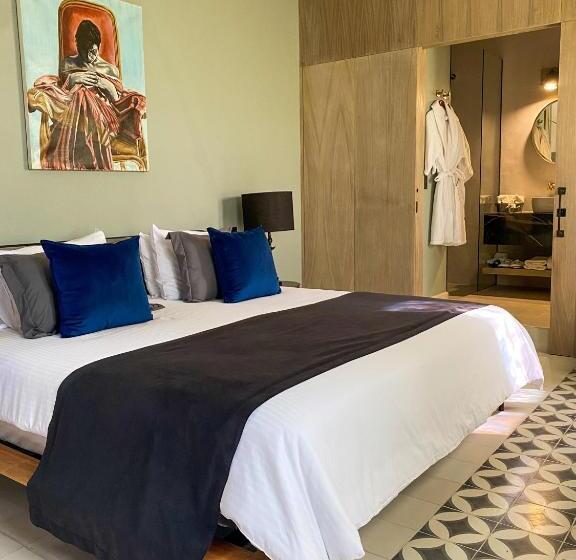 高级套房, Nena Centro