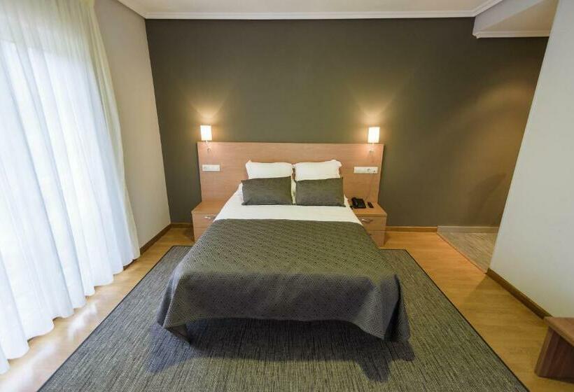Номер Deluxe Вид на Море с Балконом, Porto Do Barqueiro