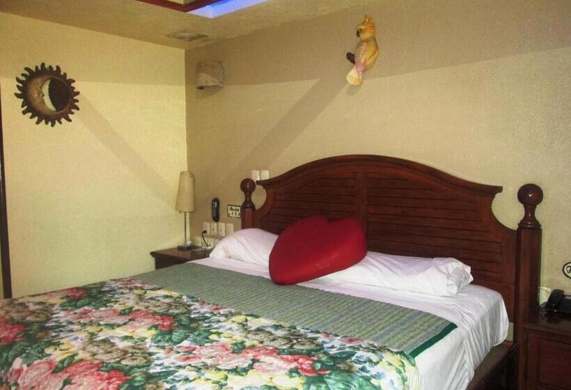 スタンダードルーム, Real Azteca