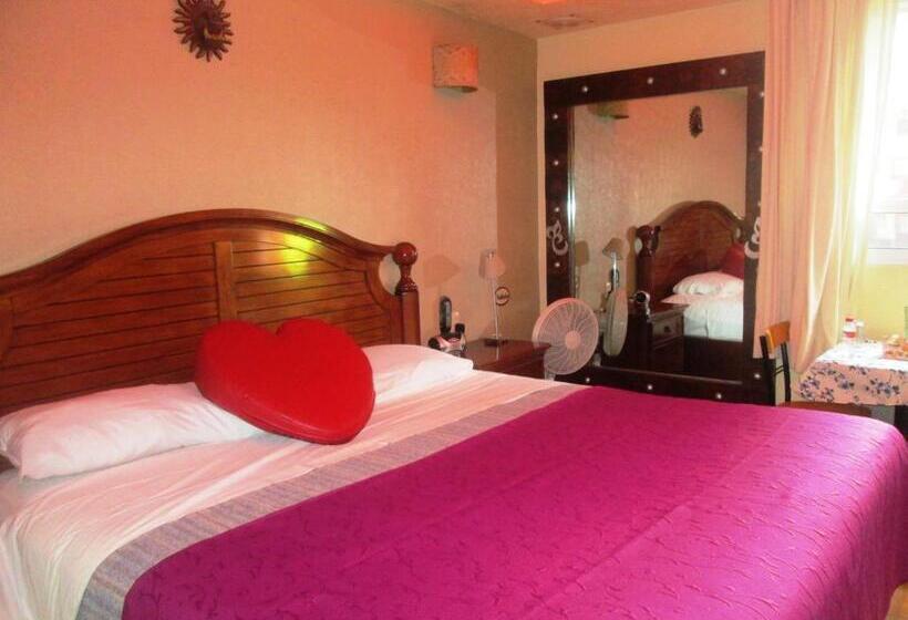 スタンダードルーム, Real Azteca