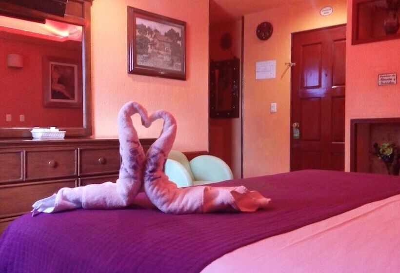 スタンダードルーム, Real Azteca