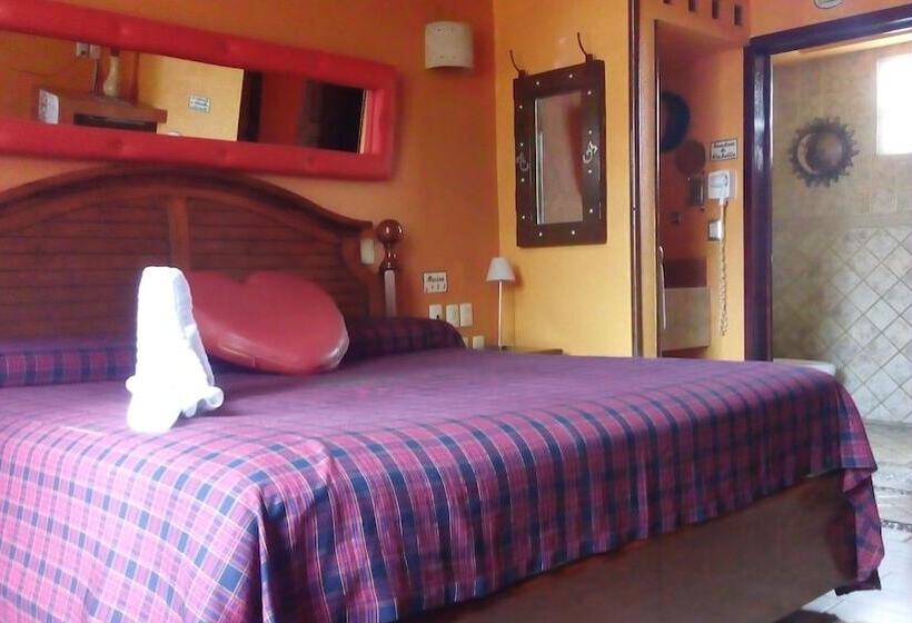 スタンダードルーム, Real Azteca