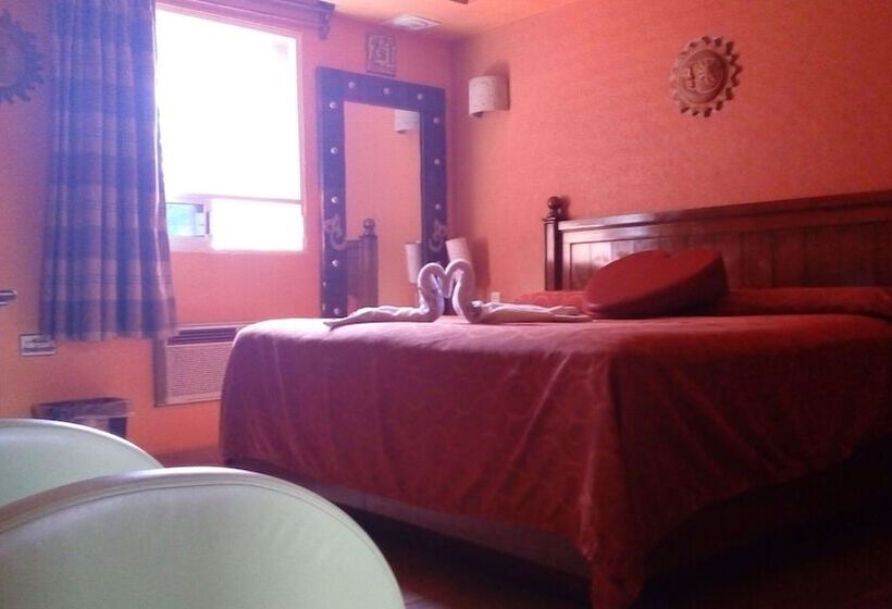 スタンダードルーム, Real Azteca