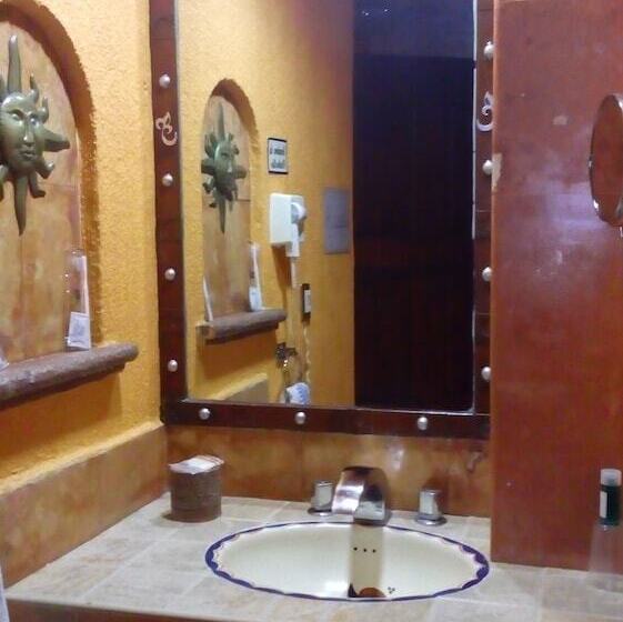 スタンダードルーム, Real Azteca