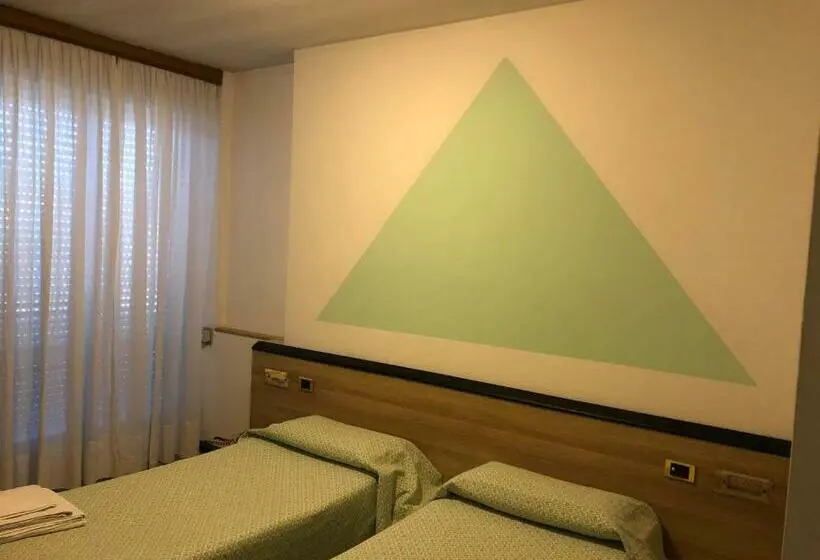 Standard-huone, Roma
