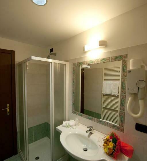 חדר סופריור לשלושה, Roma