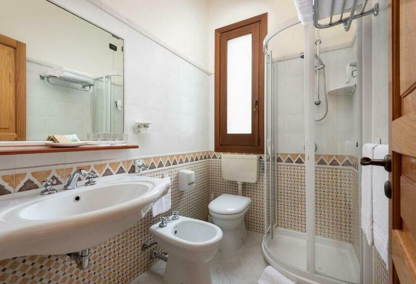 バルコニー付きスタンダードルーム, Sicilya