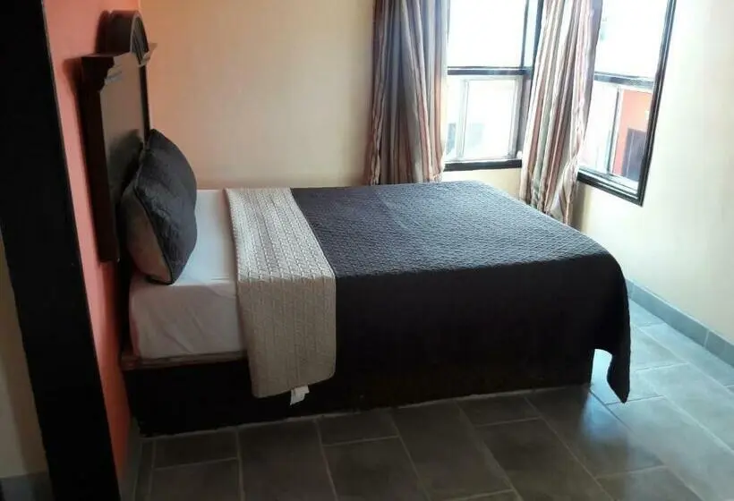 اتاق راحتی سه تخته, Motel Agora