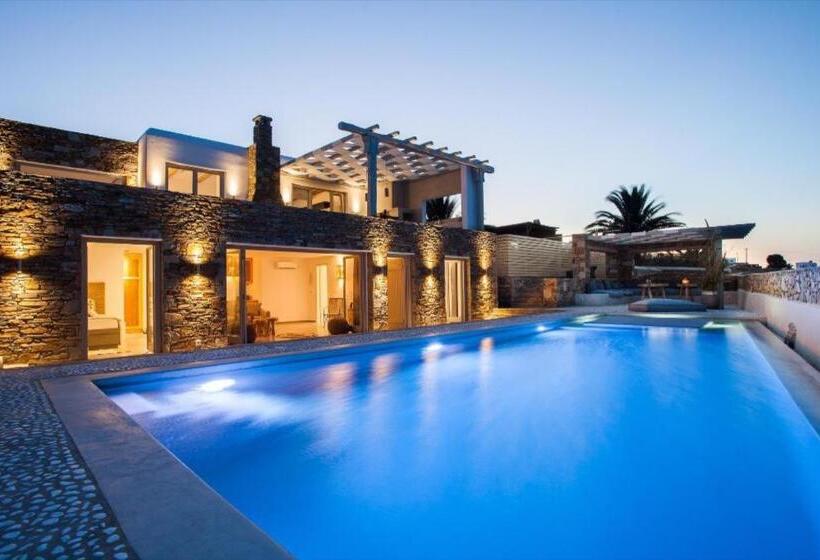 استودیو استاندارد با چشم‌انداز استخر, Ambiente Luxury Suites