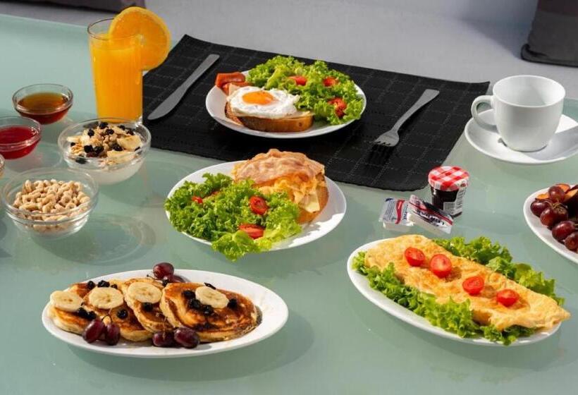 استودیو استاندارد با چشم‌انداز استخر, Ambiente Luxury Suites