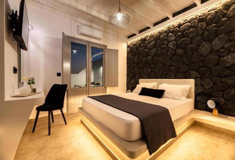 استودیو استاندارد با چشم‌انداز استخر, Ambiente Luxury Suites