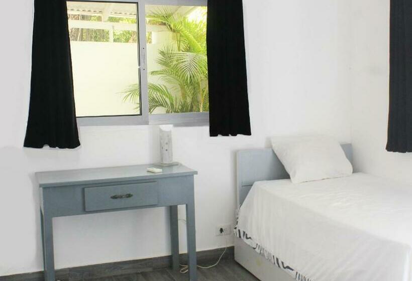 سوییت, Beach Hotel Casa Nina