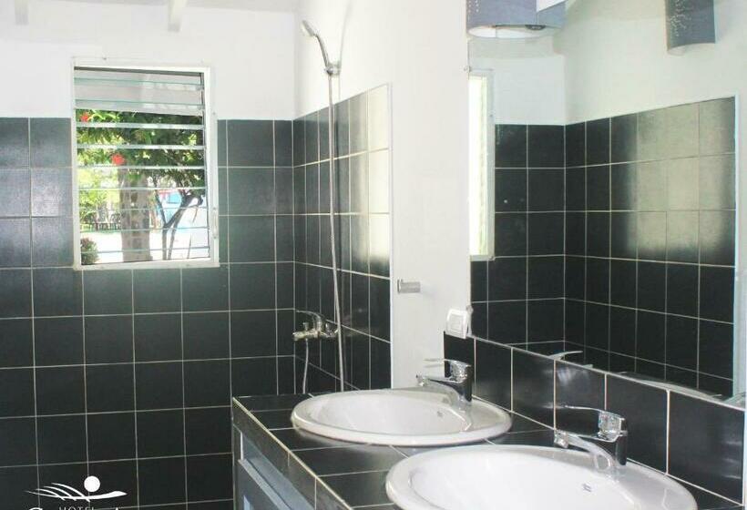 سوییت, Beach Hotel Casa Nina