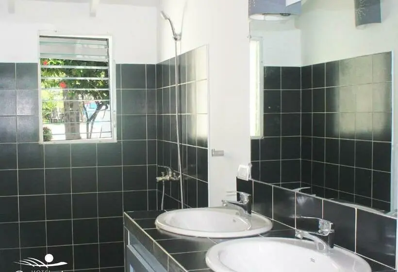 سوییت, Beach Hotel Casa Nina