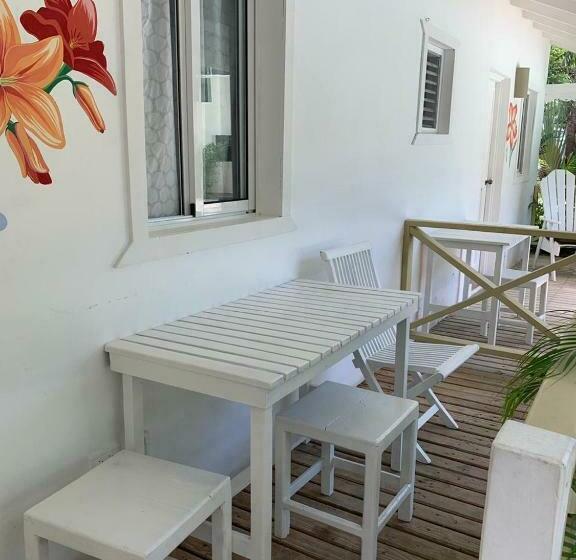 اتاق استاندارد با چشم‌انداز استخر, Beach Hotel Casa Nina