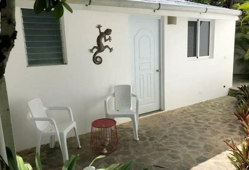 سوییت, Beach Hotel Casa Nina