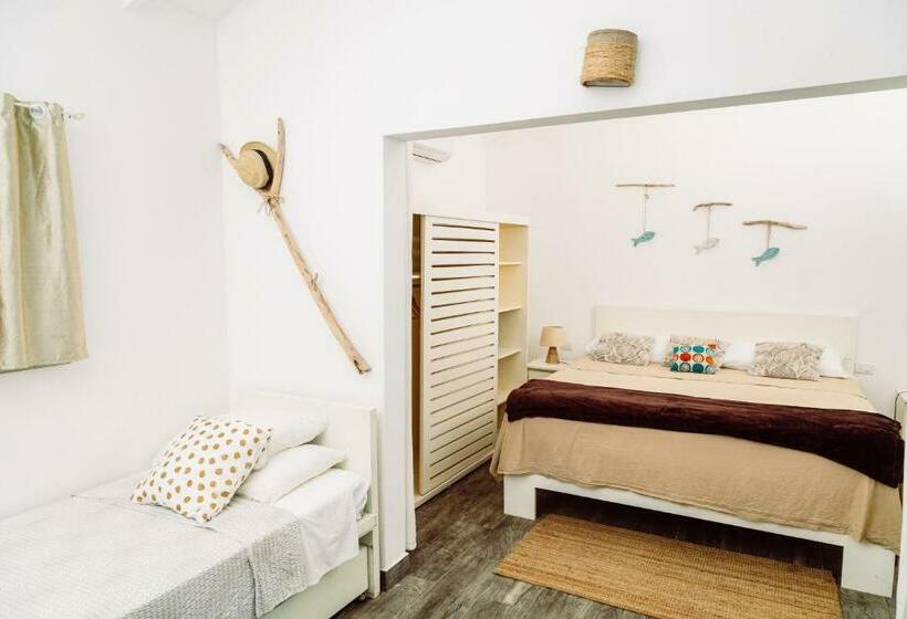 سوییت با چشمانداز استخر, Beach Hotel Casa Nina